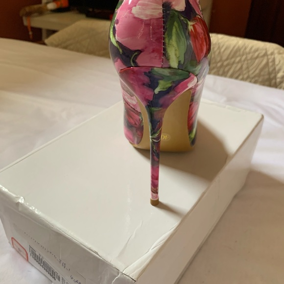 Floral stiletto heels - Picture 2 of 4
